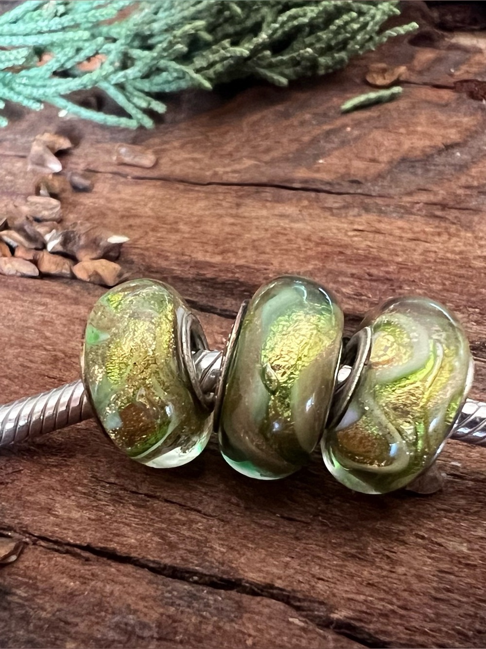 NWT 1X Authentic Chamilia Charm- Cool Dream Murano Glass Gold Foil Green Yellow